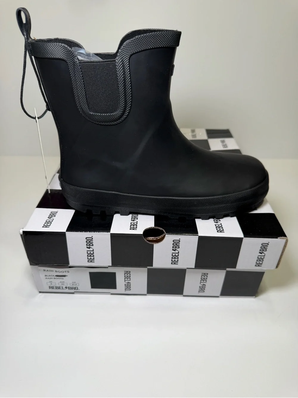 REBEL BRO. Kid’s Black Rubber Ankle Rain Boots Pull-On Round Toe US 2
